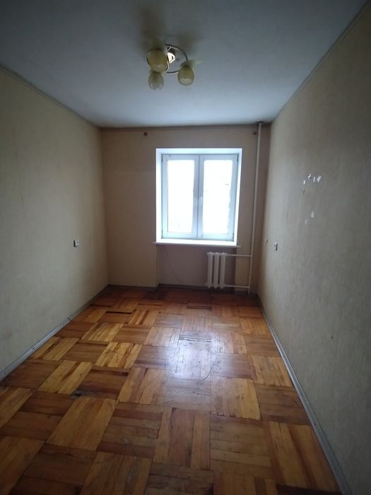 Сдам 2 КВ.по ул.Лахтинская(район кургана)4/5.4000+к.у.