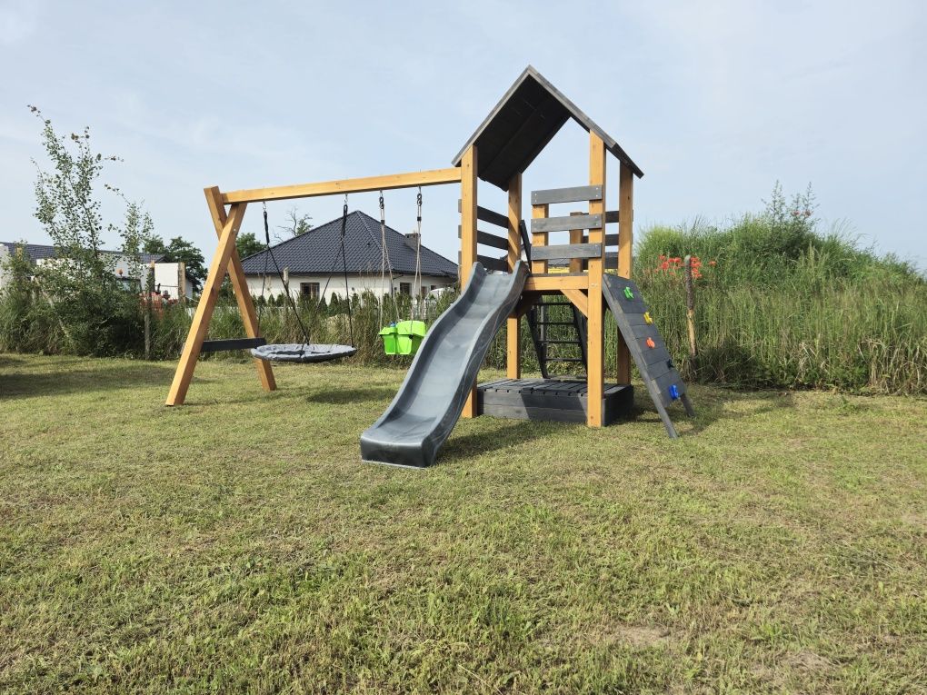 Plac zabaw model "A" - Domek - Zjeżdżalnia - Huśtawka