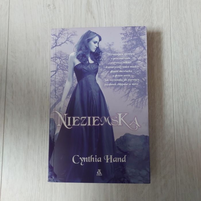 "Nieziemska" Cynthia Hand
