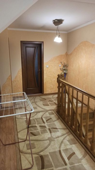 Продаж 6-ти кімнатної квартири у місті Ужгород.