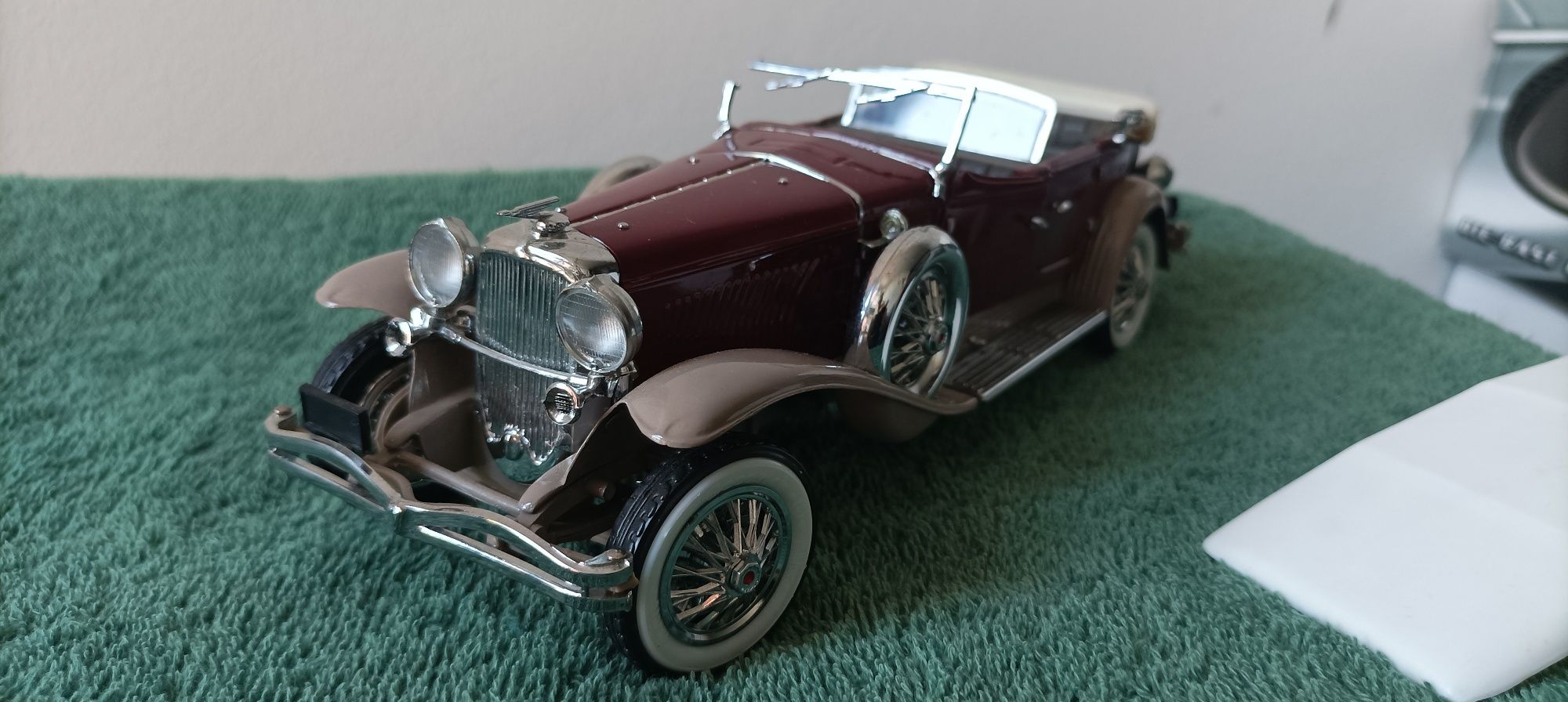 Model Dusenberg 1930 Franklin Mint skala 1/24
Producent Road Signature