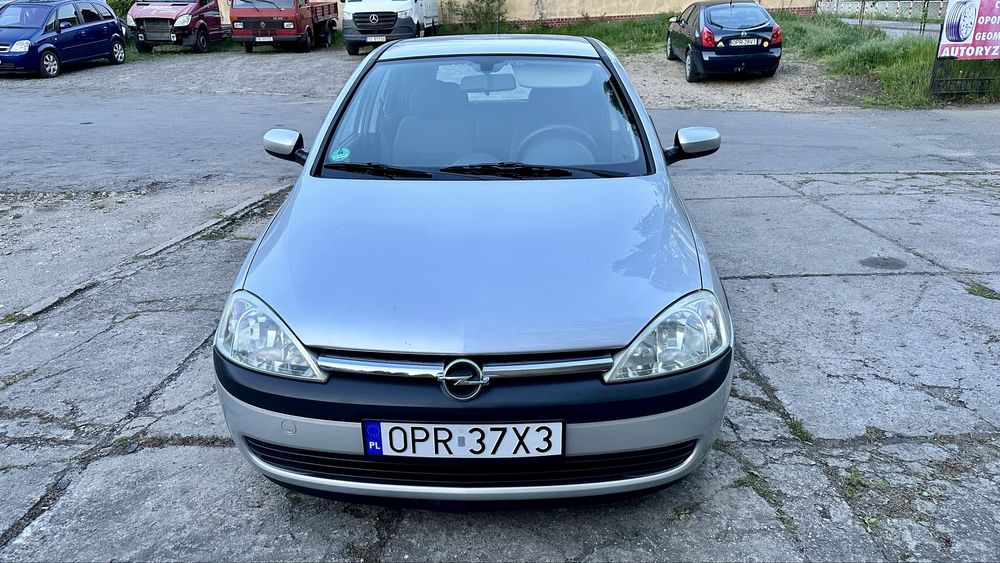 Opel Corsa C  1.2  rok 2003 klima