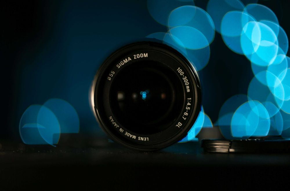 SIGMA 100-300mm F4.5-6.7 (Minolta A / Sony A)