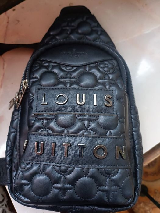 Сумка - рюкзак - отличный вариант для спорта и повседневной деятельнос