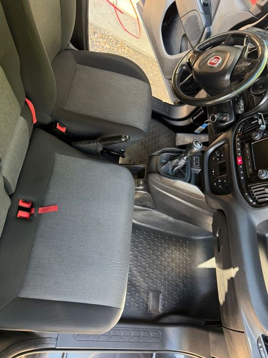 Fiat Doblo 1.6 bogata wersja 3 osbawy super stan 2017