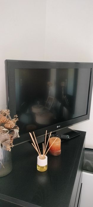 Tv LG e Pen stick Xiaomi