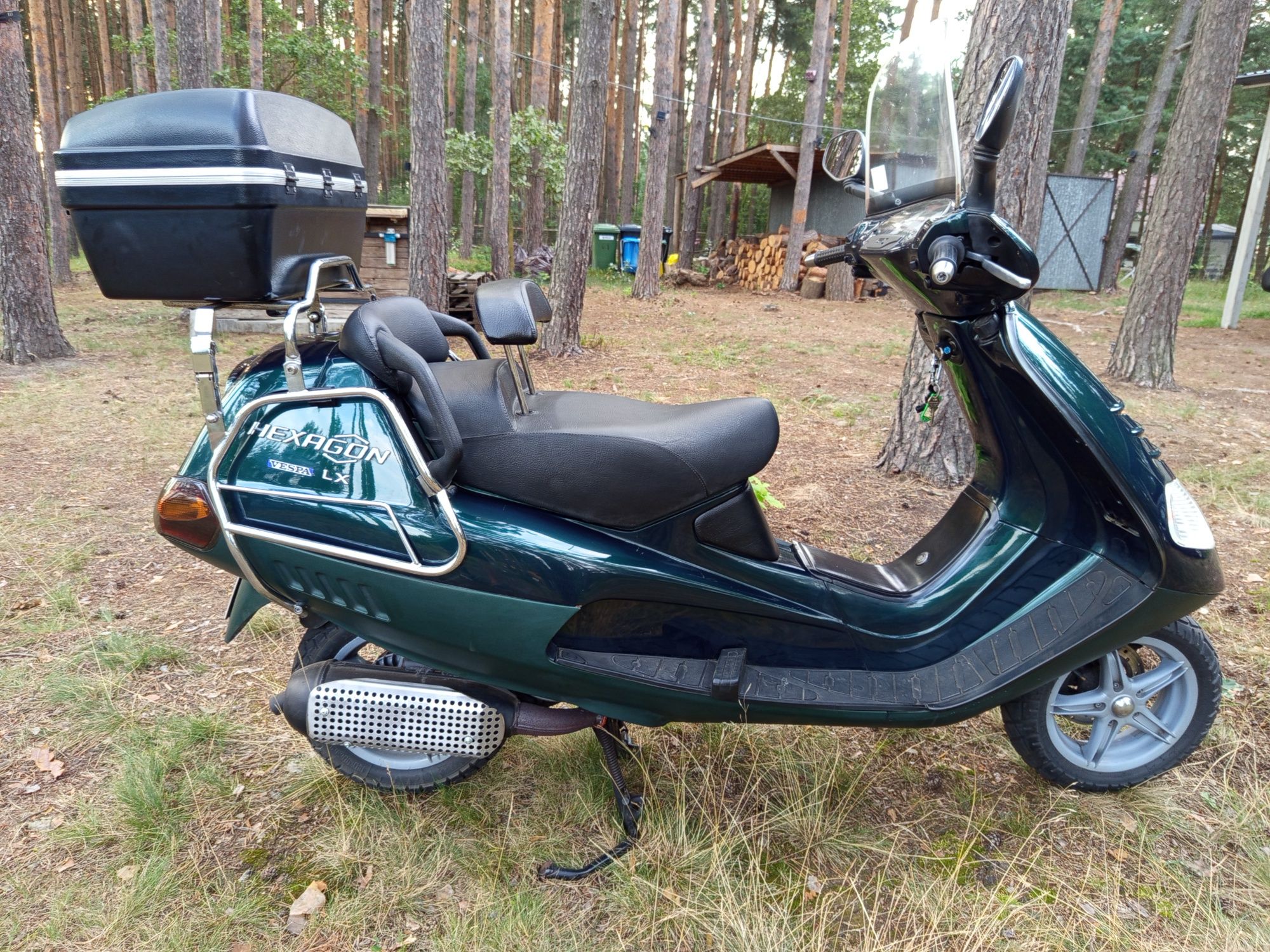 Piaggio Vespa Hexagon 125