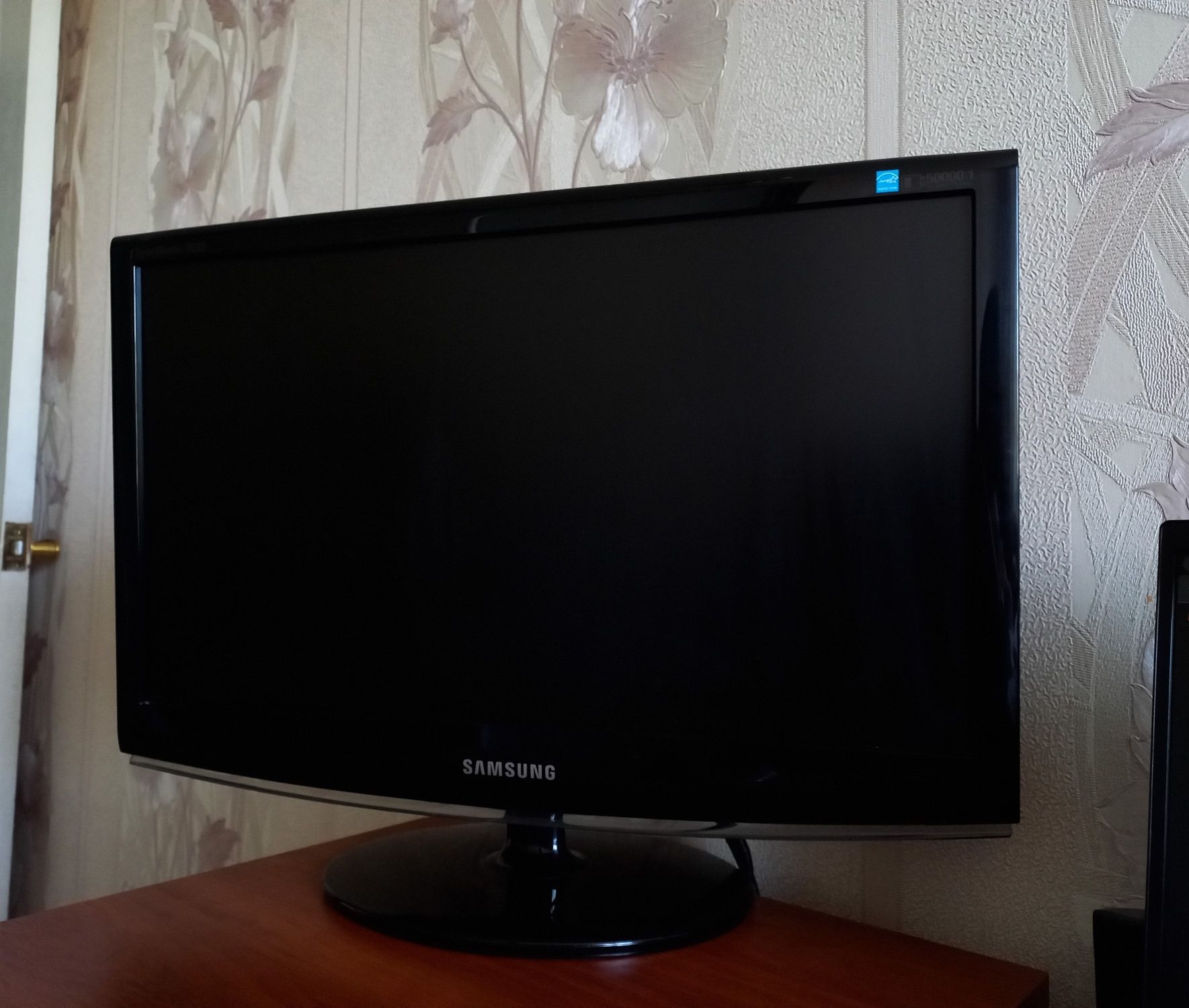 Монітор Samsung SyncMaster 2033SN / 20" (1600x900) TN+film / VGA