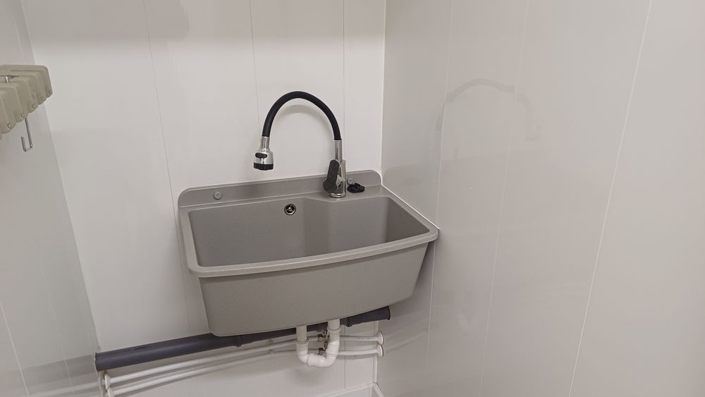 Zlew gospodarczy duzy  + BATERIA SYFON 61x44cm