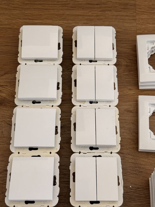 Conjunto de Switches, tomadas e Espelhos Efapel