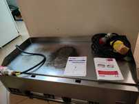 Sprzedam płytę RED FOX FTHC-90E Grillową Chromowaną Elektryczną.