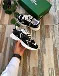 Sapatilhas pretas modelo L 003