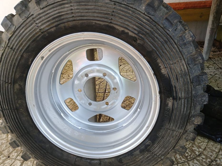Jantes com pneus jipe opel izuso