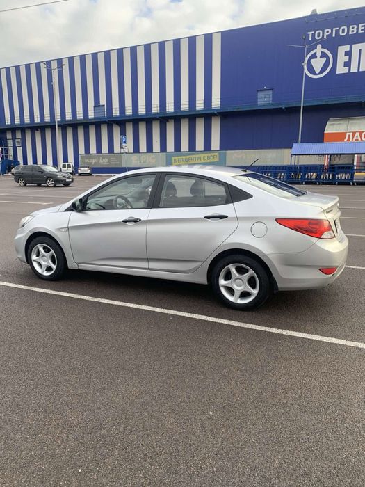 Hyundai Accent 2011