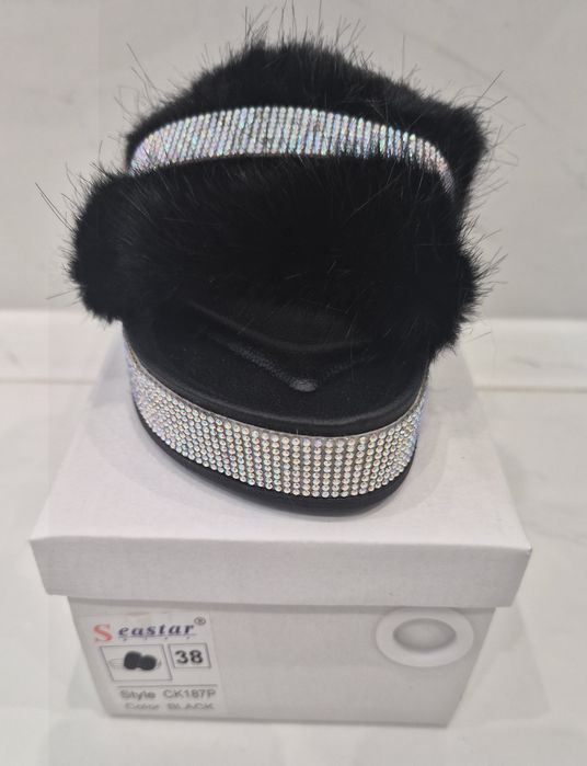 Cudowne, nowe klapki z cyrkoniami i futerkiem eko