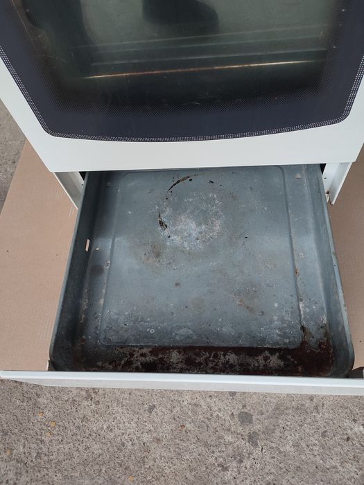 Газова плита Gorenje в робочому стані