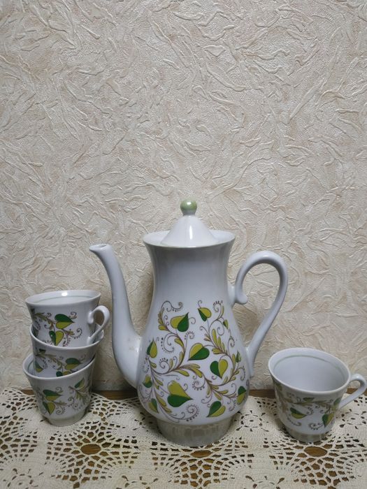 Чайный и кофейный сервиз, стаканы