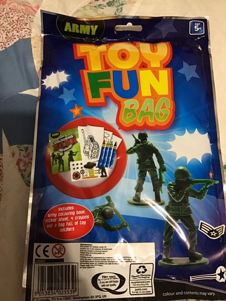 Гра ігра армія солдати набір army toy fun bag Англія
