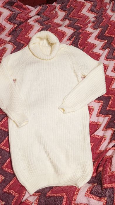 Жіноча тепла в'язана  светр -туніка.