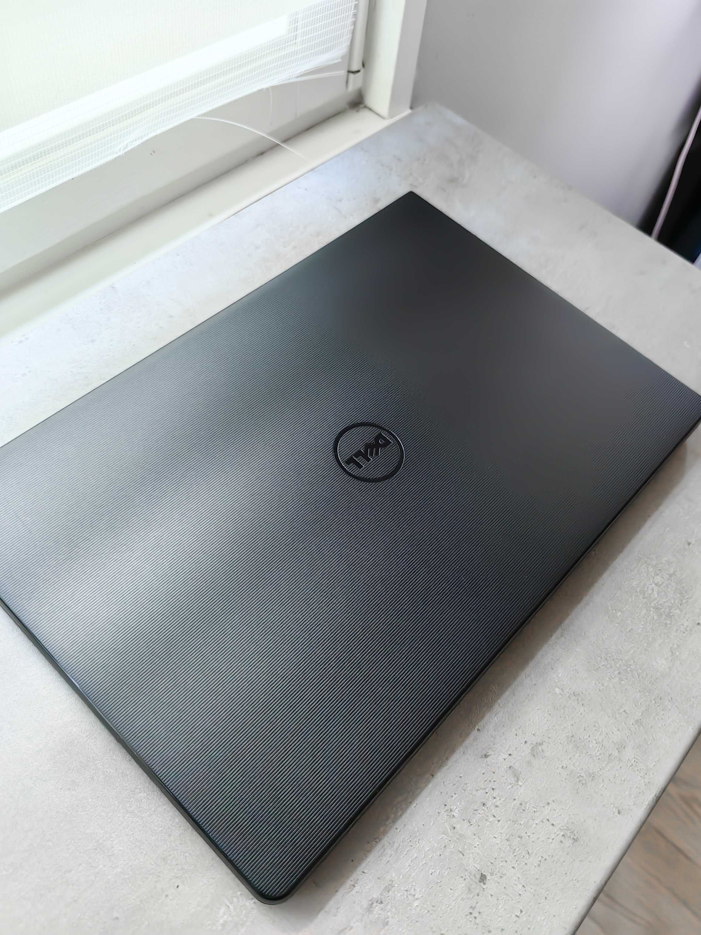 Laptop Dell i3 8gb ram SSD win 10 bateria Stan BDB możliwy dowóz