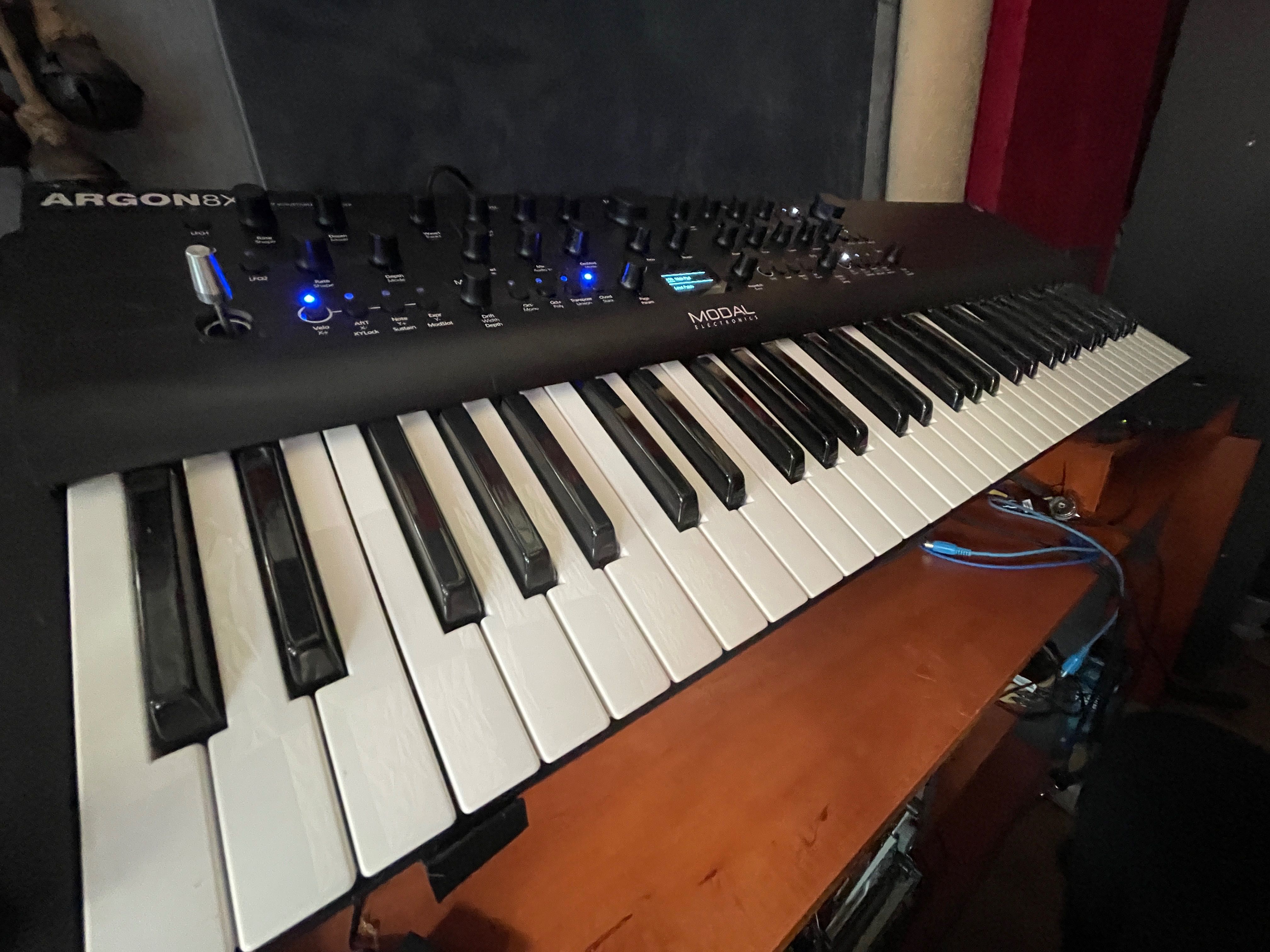 Modal Electronics Argon8X syntezator 61 klawiszy FATAR