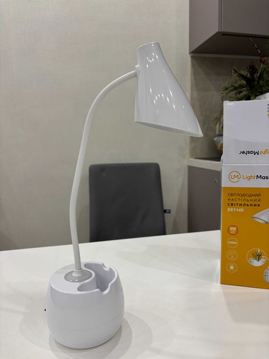 Автоматична настільна лампа LightMaster LED DE1145 з акумулятором 5Вт
