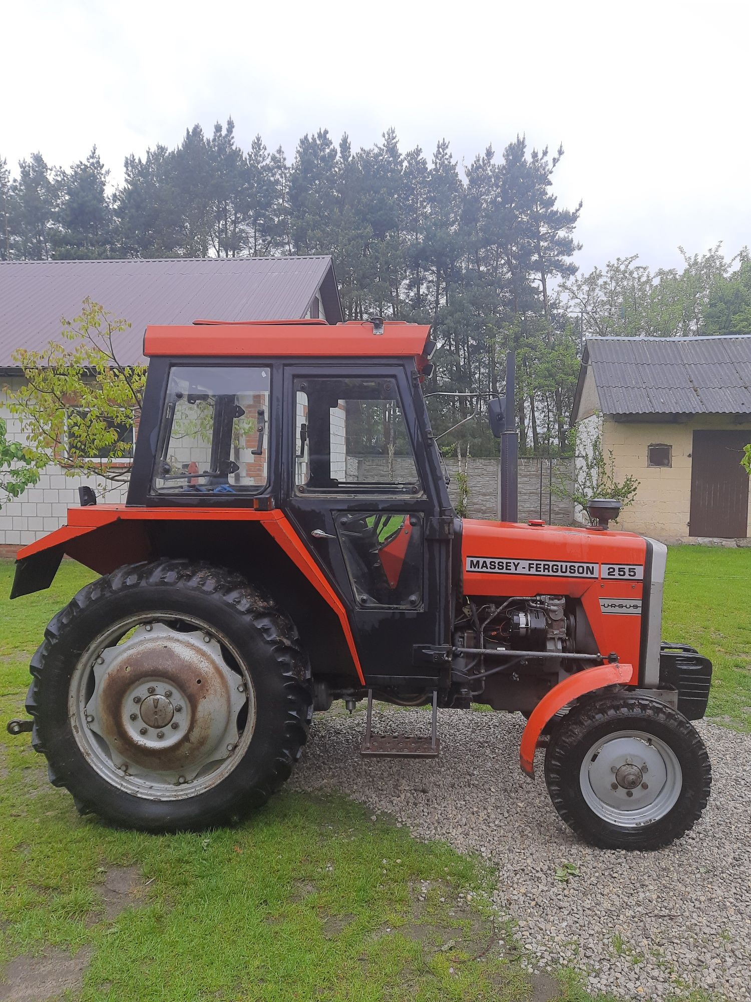 Sprzedam Ciągnik MF255