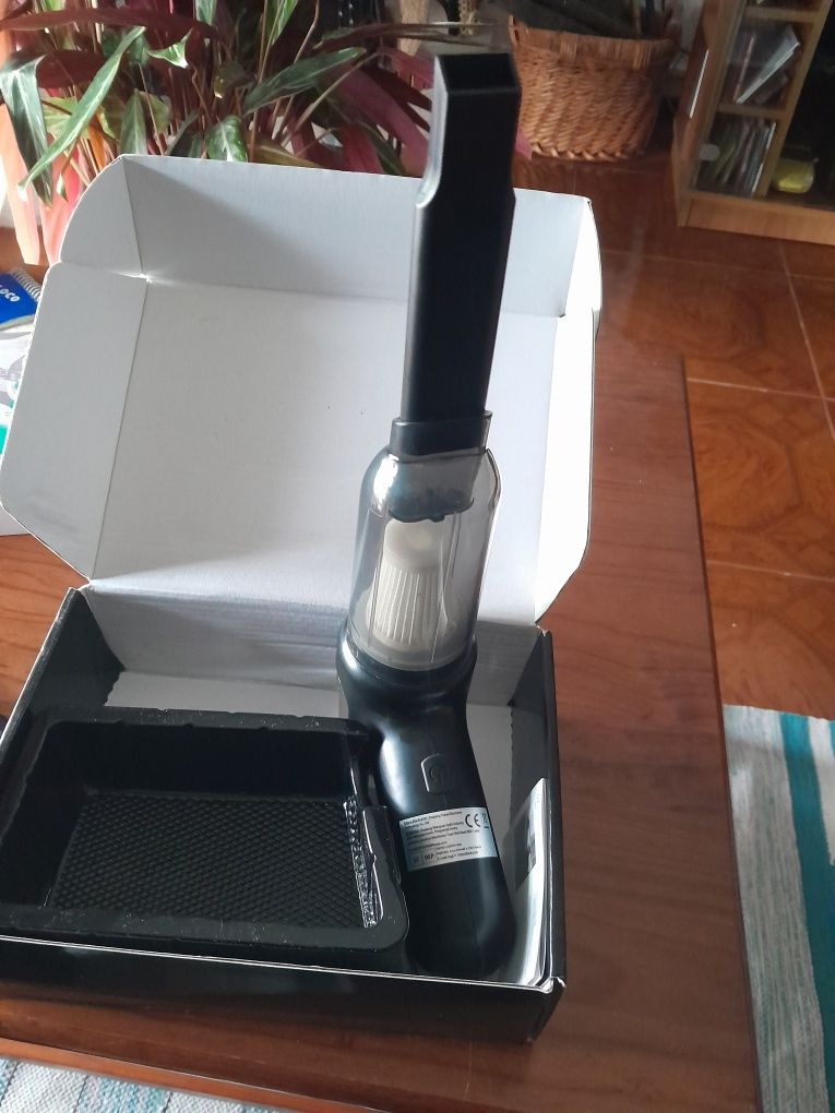 Aspiradores elétricos recarregáveis..limpeza de carro ou casa