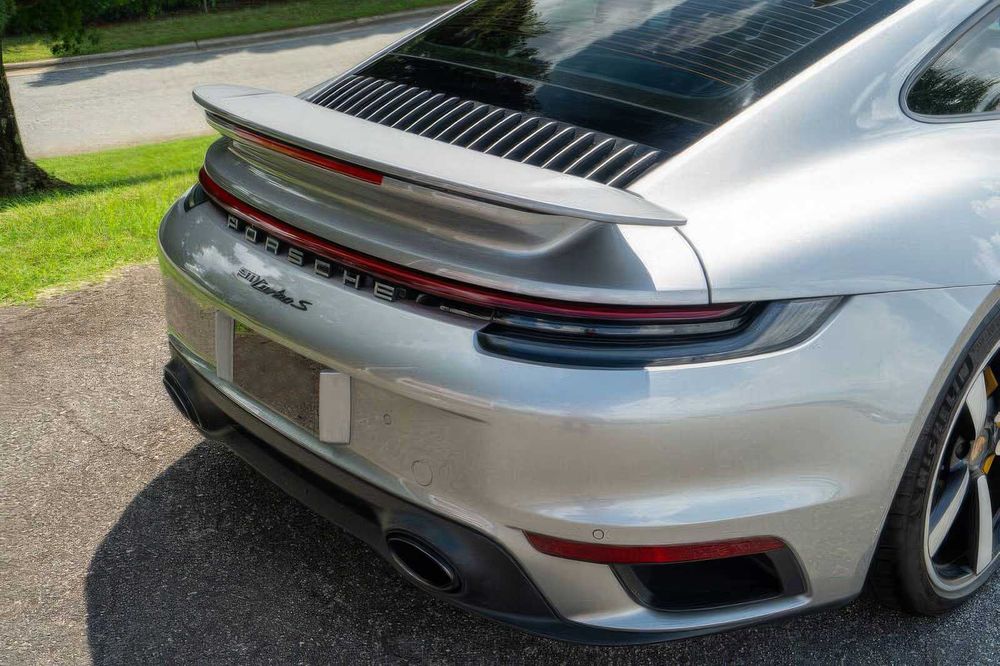 Porsche 911 Turbo S      2021