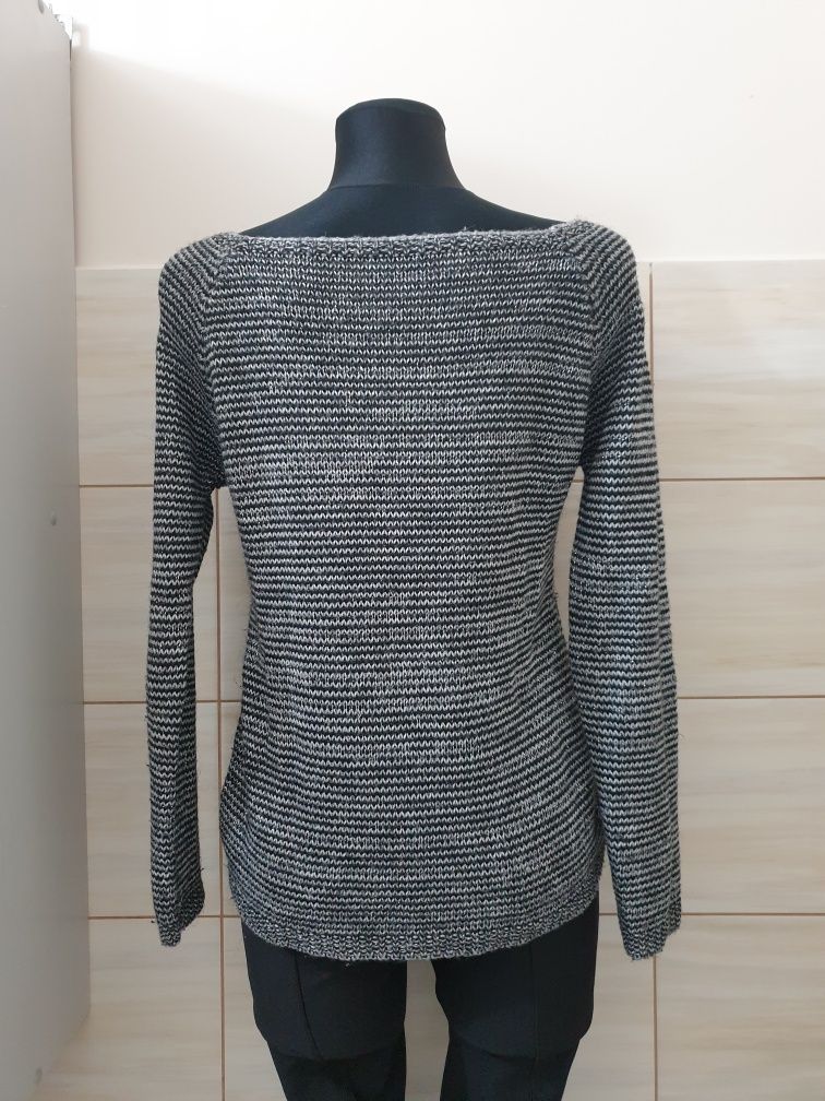 Wełniany szary czarny sweter sweterek z serduszkiem srebrna nitka S M