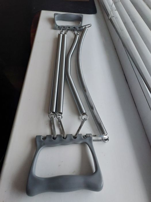 Еспандер пружинний для чоловіків та жінок