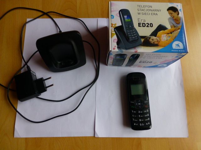 Telefon bezprzewodowy , stacjonarny ED 20