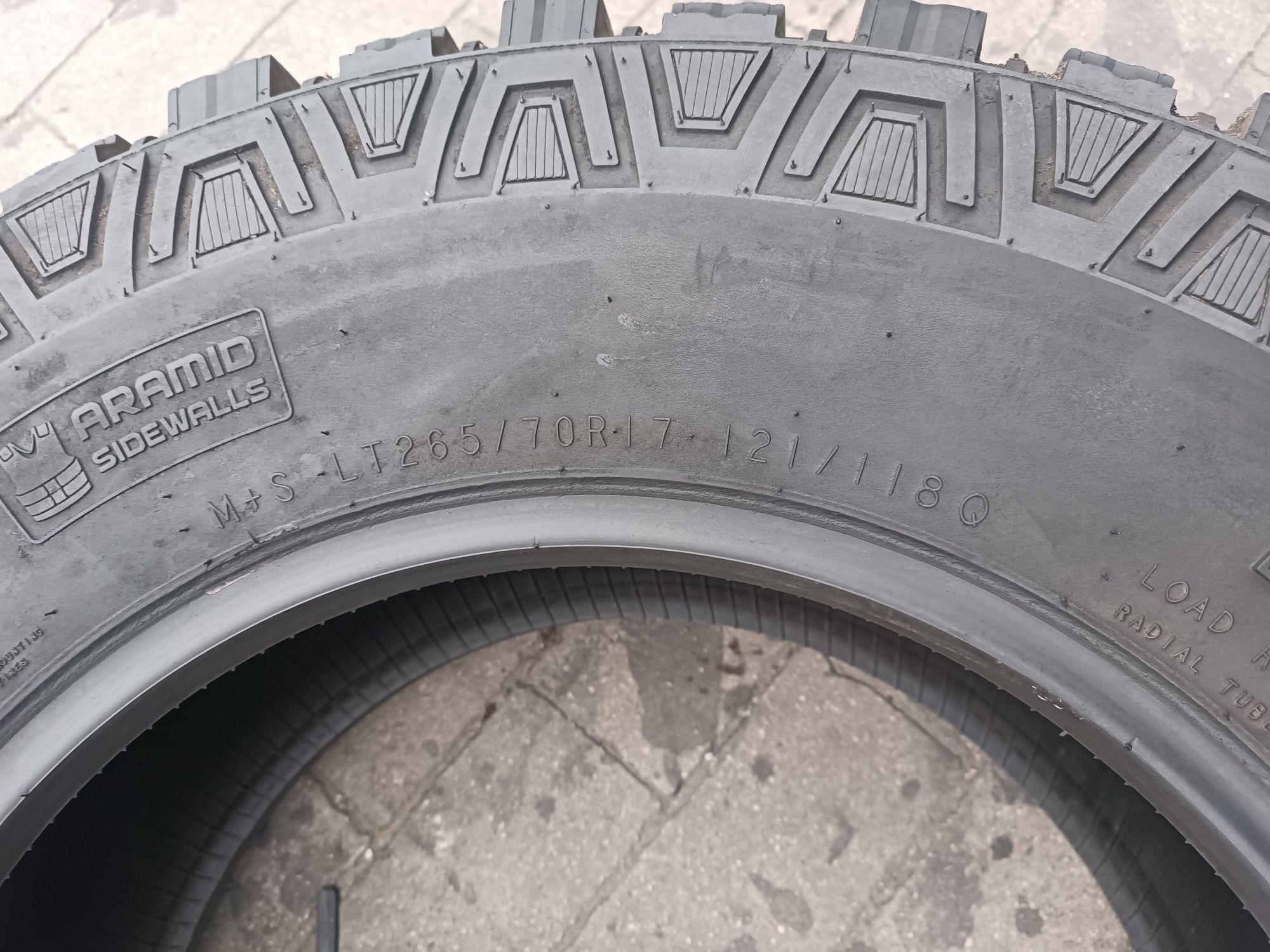 265/70R17  Nokian Rockproof