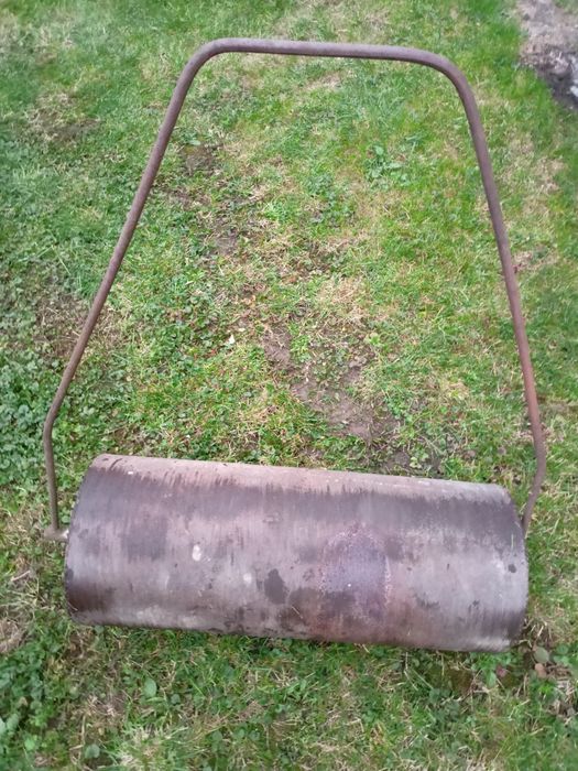 Solidny walec ogrodowy