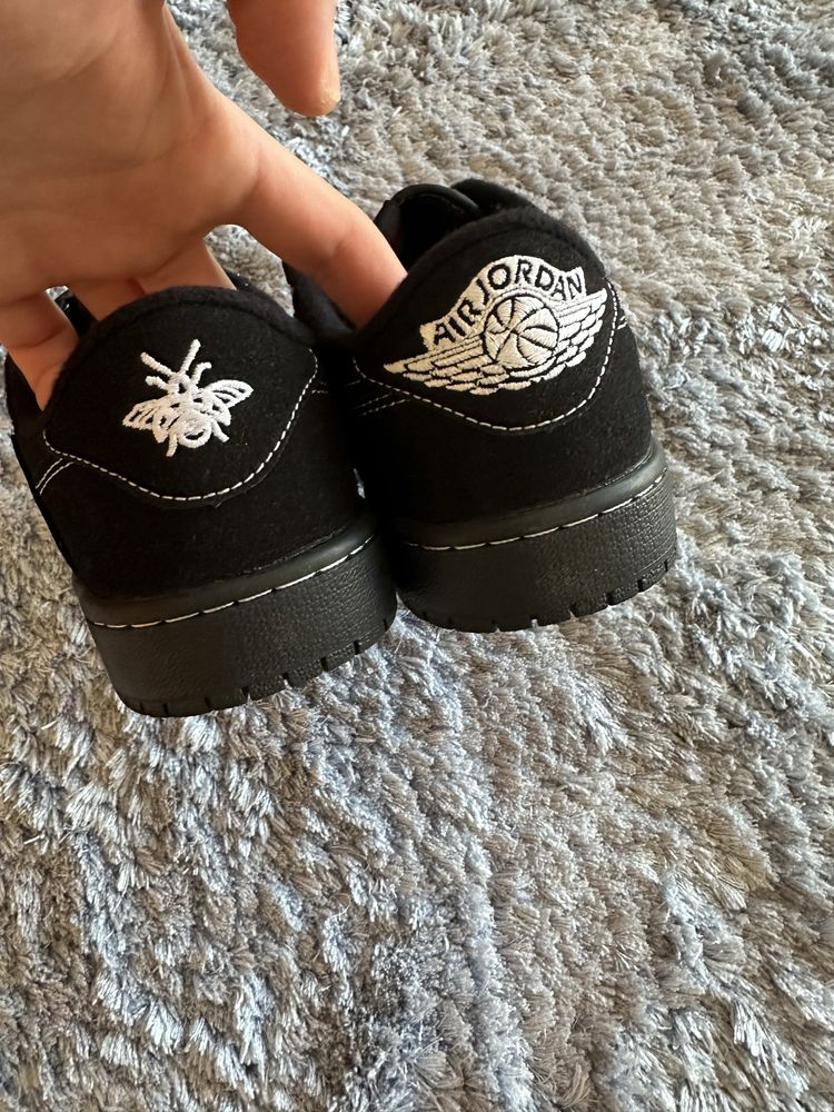 Sapatilhas Travis Scott