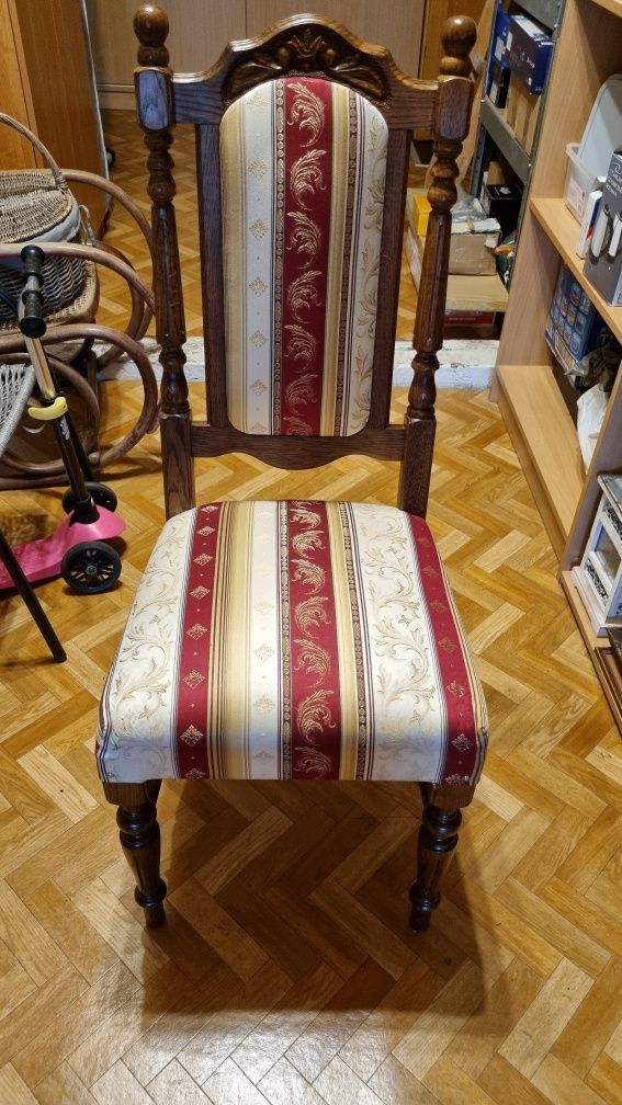 Stół z krzesłami kalwaryjski