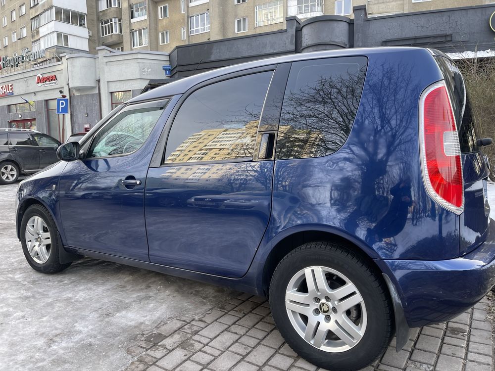 Продам авто Skoda Roomster 2008 1.6л