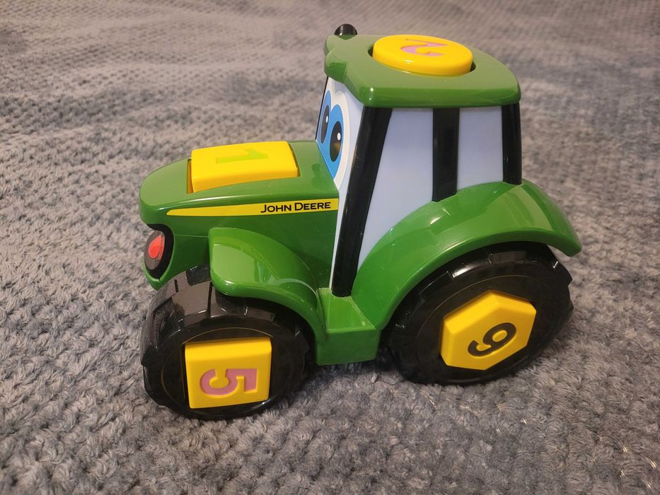 Traktor sorter John Deere