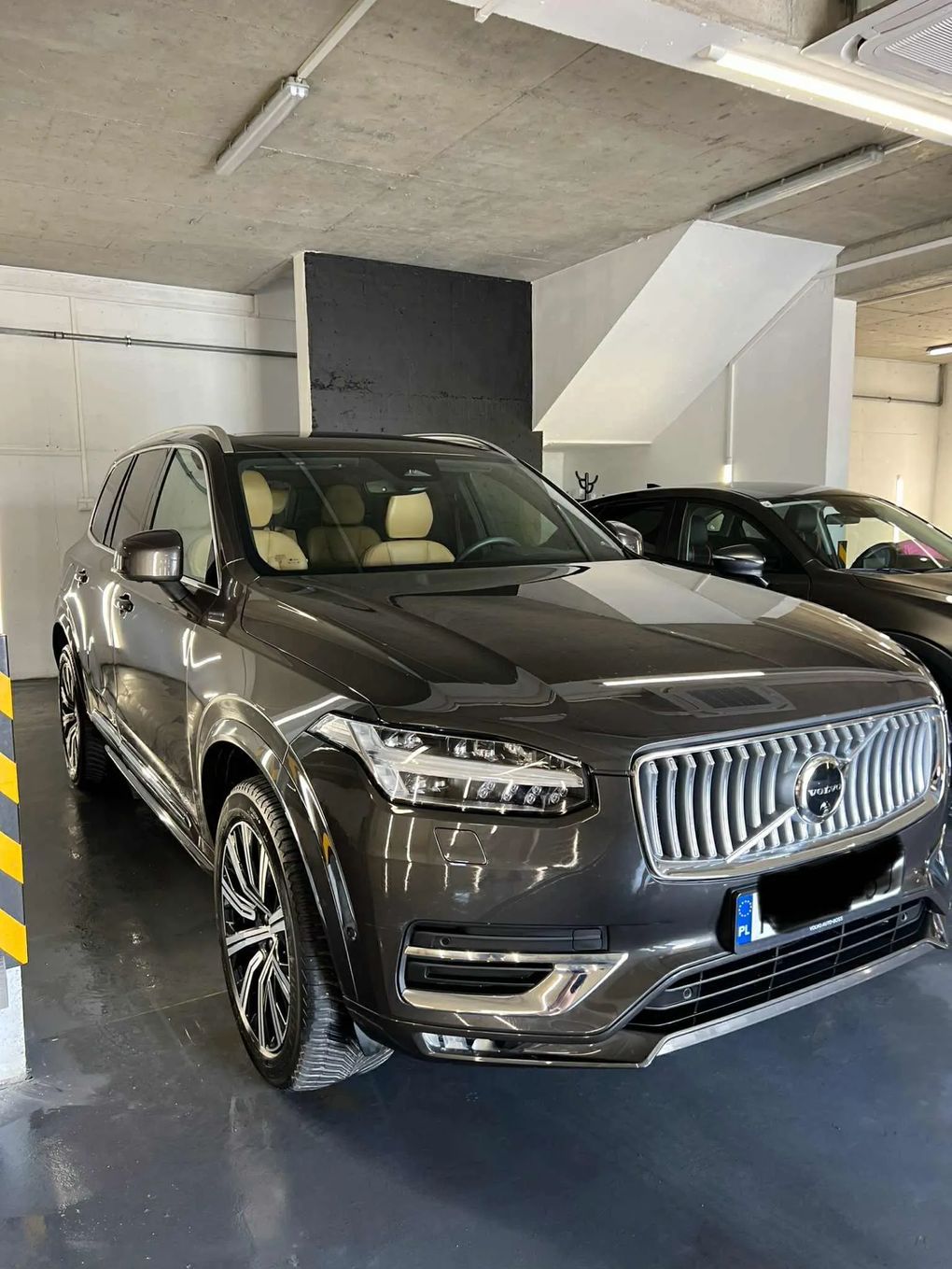 Volvo XC 90 Volvo XC 90 B5 AWD Mild hybrid (235 + 14KM)
