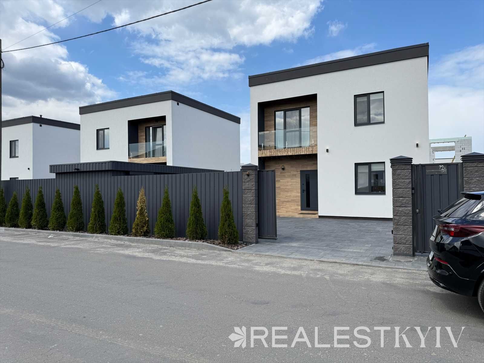 Сучасний будинок з ремонтом і меблями на Осокорках (Osokor Residence)