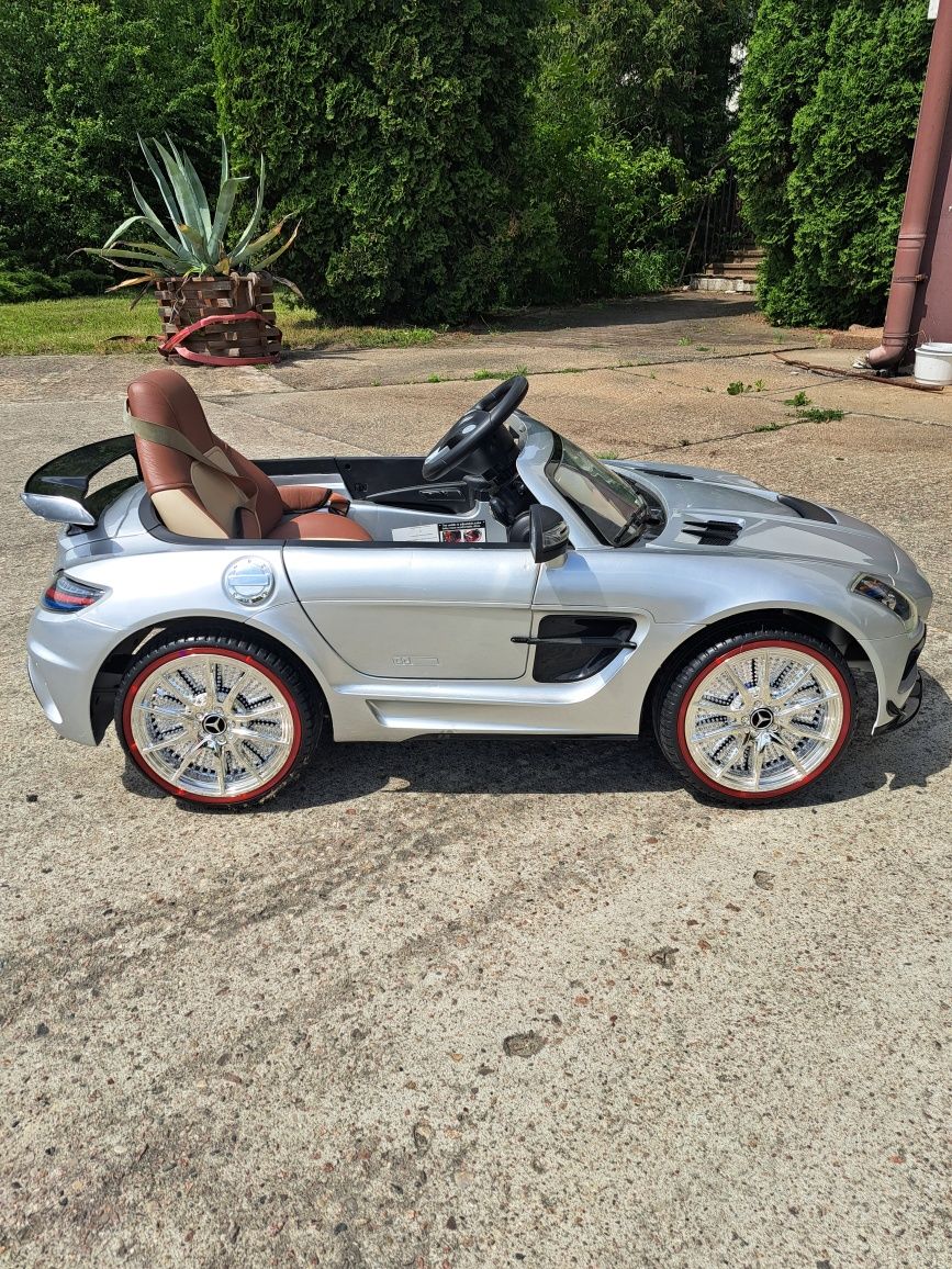 Samochód elektryczny Mercedes-Benz SLS AMG