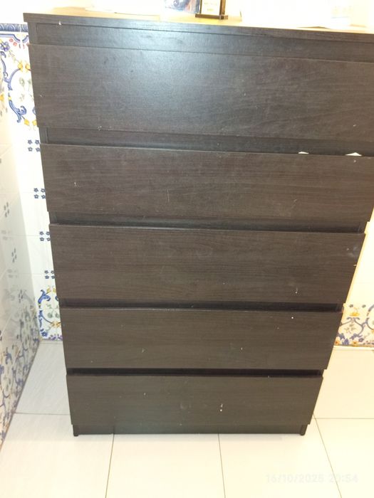 Cómoda IKEA em bom estado