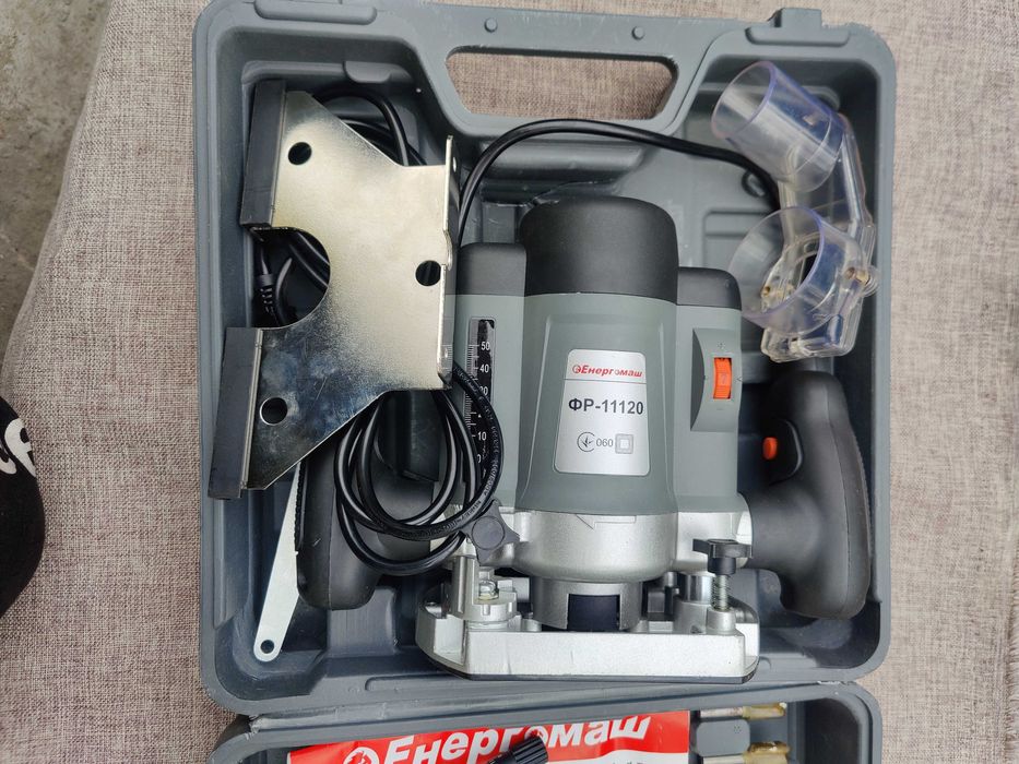 Фрезер Енергомаш ФР-11120 1200 Вт