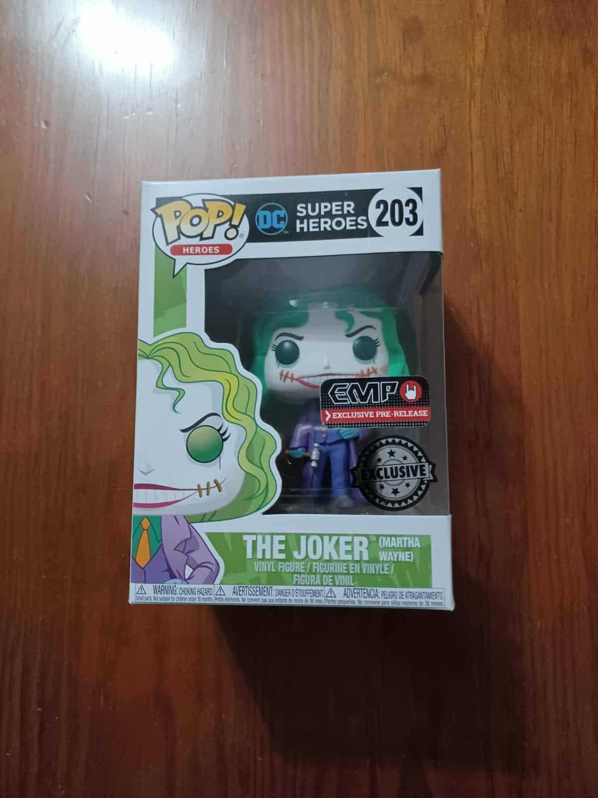 Funko Pop Figure (Heroes)! DC Super Heroes The Joker Martha Wayne 203