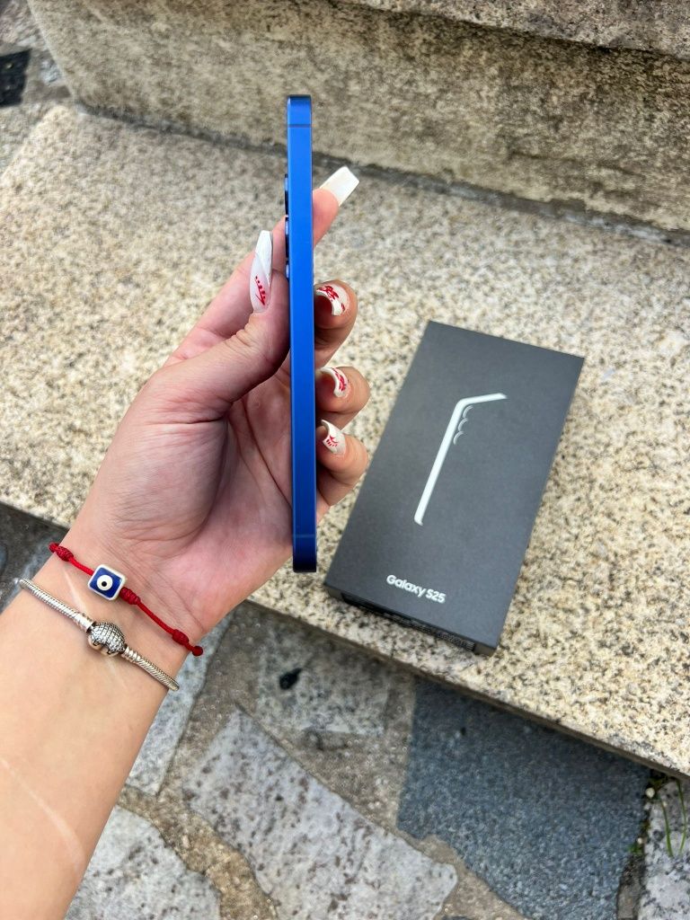 Samsung s25 256GB