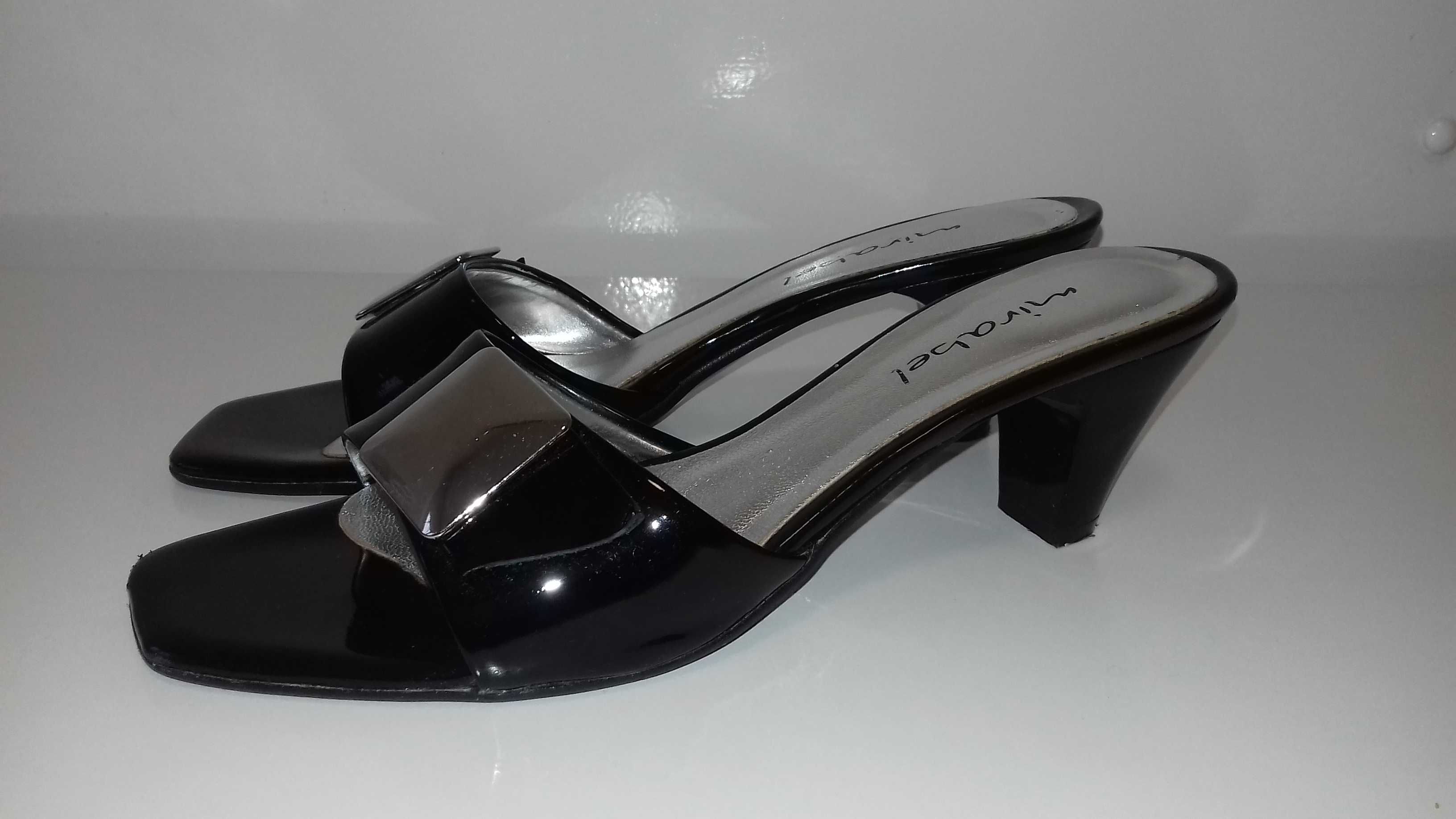 Buty damskie – skórzane klapki, czarne „Mirabel”, do sprzedania