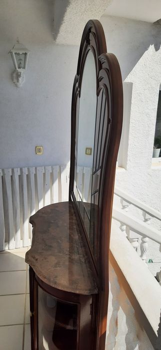 Móvel em madeira