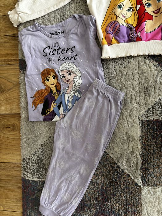 Paka! Zestaw ubrań ZARA rozmiar 110 – bluzy, spodnie, piżamka, jeansy