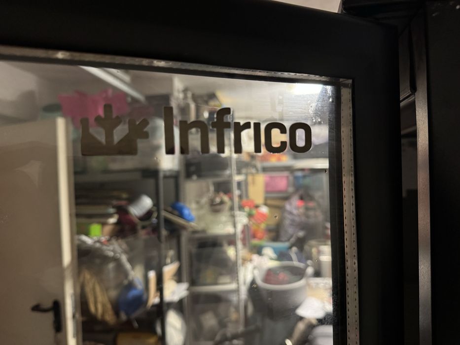 Friogorifico profissional Vertical em preto positivo 2 a 6• Infrico