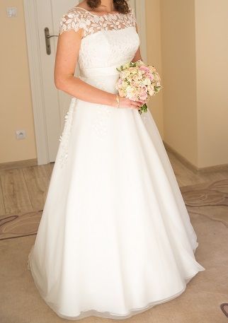 Suknia ślubna 38/40 w b. dobrym stanie!